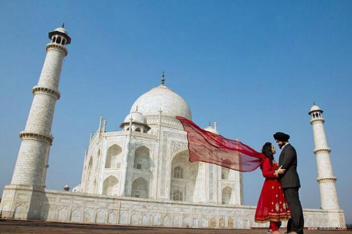 Taj Mahal Honeymoon Tour Package